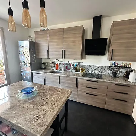 128m2 St Raph Centre, 400m Des Plages *